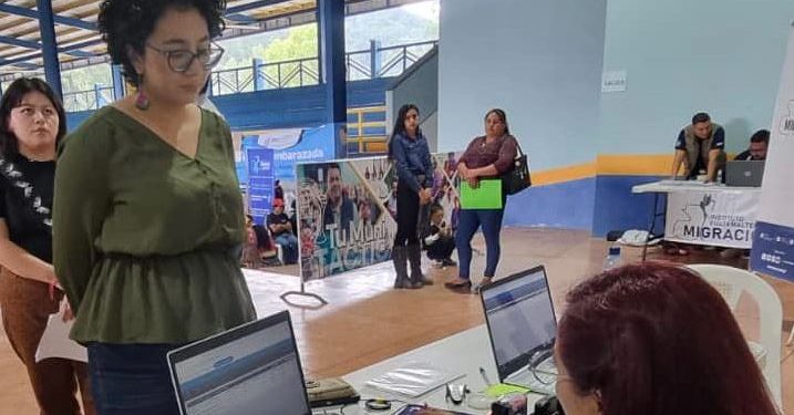 Por segundo día realizan jornada de emisión de pasaportes en Tactic, Alta Verapaz