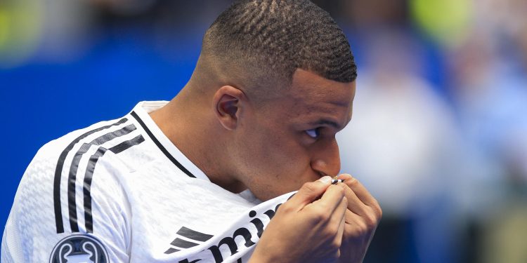 VIDEO | Kylian Mbappé: Así fue la presentación de la nueva estrella del Real Madrid