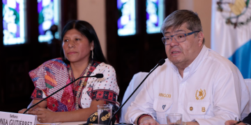 Ministro Jiménez en firma del acuerdo para fortalecer la Demi. / Foto: Noé Pérez.