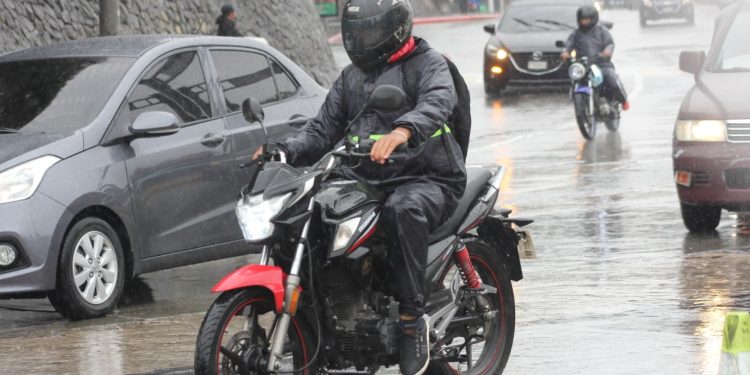 Conduzca con precaución durante temporada de lluvias. /Foto: IGSS.