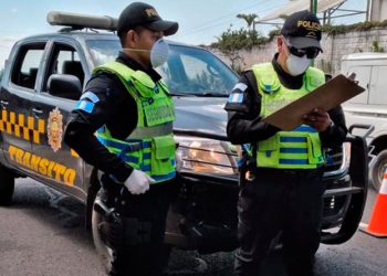 Policía Nacional Civil advierte sobre multa por licencia vencida
