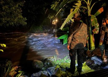 Ejército evacúa a familias del asentamiento La Bendición, en Escuintla