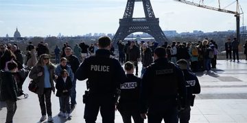 Confusión en París tras la limitación al paso a zonas emblemáticas debido a los Juegos