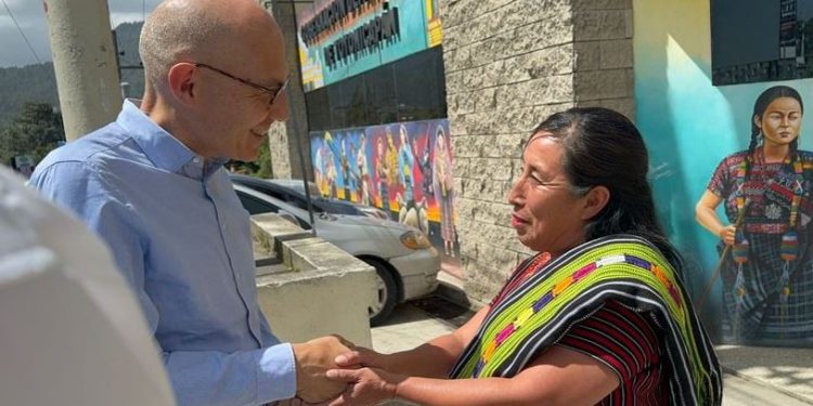 Alto comisionado de la ONU para los Derechos Humanos sostuvo reunión con la gobernadora de Totonicapán