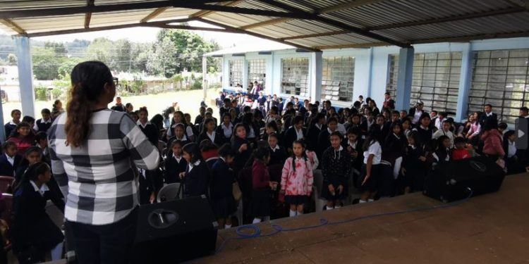 Promueven feria educativa “Tú vales y eres importante” en Jalapa