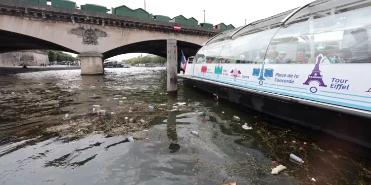 El agua del Sena da signos alentadores de mejora a tres semanas de París 2024