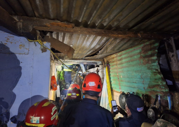 Un derrumbe destruyó una vivienda en Pastores, Sacatepéquez.