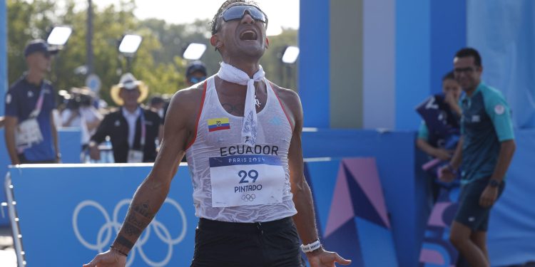 Brian Pintado baña a Ecuador en oro en los 20km marcha