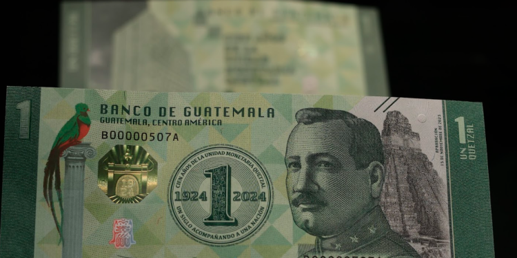 Billete conmemorativo de un quetzal. / Foto: Dickéns Zamora.