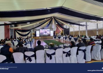 Entidades gubernamentales, alcaldes y sociedad civil participan en reunión del Codede de Chimaltenango