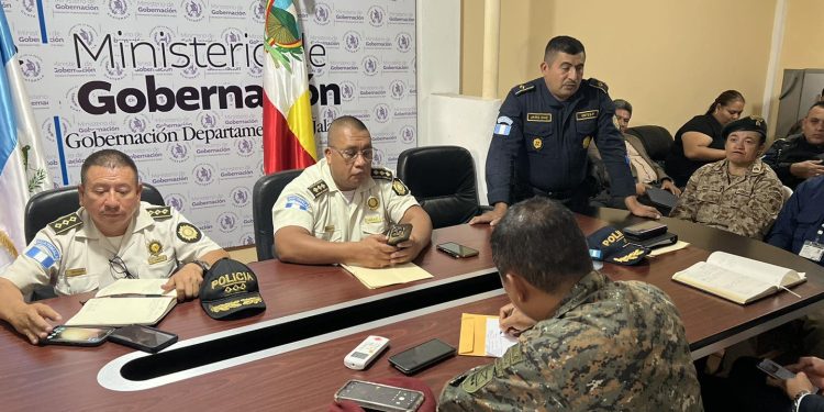 Reunión de la Mesa de Seguridad para combatir la criminalidad y reducir la violencia en Jalapa