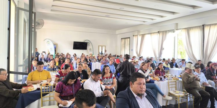 Simposio Desarrollo Económico de los Pueblos Indígenas: Retos y Desafíos