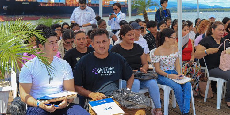 Izabalenses beneficiados durante segunda Feria Nacional del Empleo
