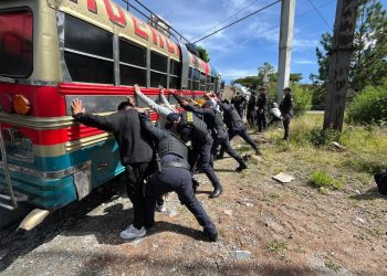 Puesto de control en aldea Piedras Negras, Malacatancito, fortalece la seguridad