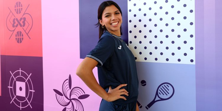 Quién es Mariandrée Chacón, la corredora guatemalteca que brilló en París 2024