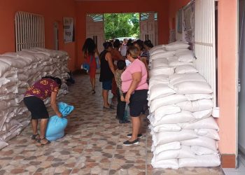 952 familias beneficiados con entrega de alimentos en Jalapa