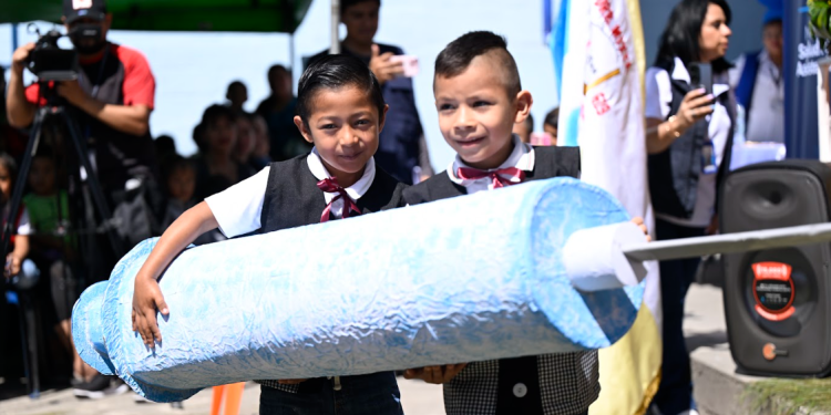 Vacunación en Acción busca proteger a la niñez. / Foto: Álvaro Interiano, SCSP.