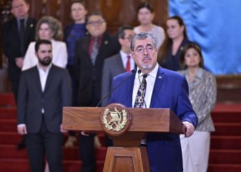 El presidente Bernardo Arévalo presentó una solicitud de antejuicio contra la fiscal general por violaciones a la Constititución.