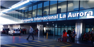 Aeropuerto Internacional La Aurora. / Foto: Archivo.