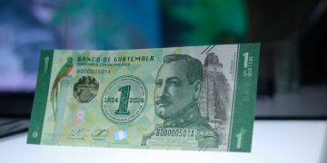 Banco de Guatemala presenta billete conmemorativo de un quetzal