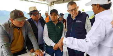 El ministro Félix Alvarado, durante la entrega de remozamiento de tramo de la Ruta Nacional 12, en San Marcos.