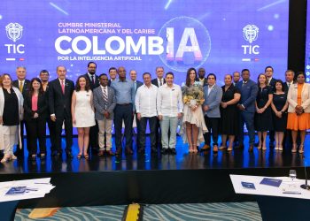 Representantes de más de 22 países participaron en la 'Cumbre Ministerial Latinoamericana y del Caribe por la Inteligencia Artificial, en Cartagena de Indias, Colombia.