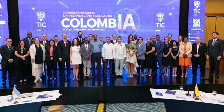 Representantes de más de 22 países participaron en la 'Cumbre Ministerial Latinoamericana y del Caribe por la Inteligencia Artificial, en Cartagena de Indias, Colombia.