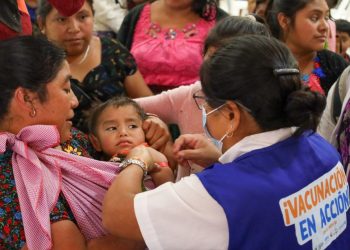 Campaña de vacunación contra sarampión y poliomielitis ha administrado más de 650 mil dosis . / Foto: MSPAS.