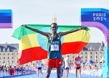 Tamirat Tola conquista el maratón de Parìs 2024 e impone récord Olímpico