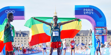 Tamirat Tola conquista el maratón de Parìs 2024 e impone récord Olímpico