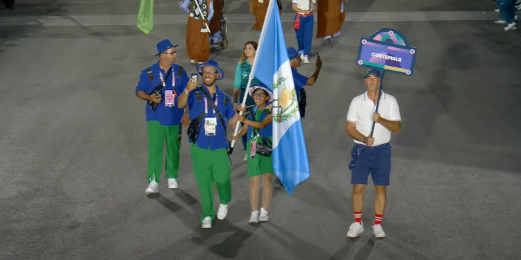 Así fue el momento en el que Guatemala desfiló en la inauguración de los Juegos Paralímpicos de París 2024