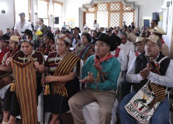Presidente Bernardo Arévalo mostró su satisfacción por avances obtenidos para buscar la paz entre los municipios de Ixchiguán y Tajumulco, en San Marcos. / Foto: Daniel Ordóñez.