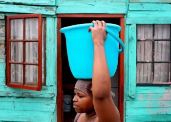 Miles de millones de personas en el mundo carecen de acceso a agua potable.