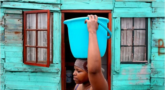 Miles de millones de personas en el mundo carecen de acceso a agua potable.