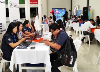 Feria Nacional del Empleo ha beneficiado a guatemaltecos. / Foto: Mintrab.
