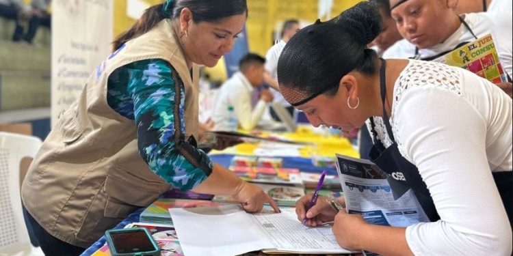 Feria de Oportunidades beneficia a jóvenes Izabal