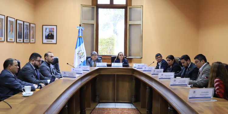 Educación y Gobernación garantizan educación inicial a hijos de madres privadas de libertad