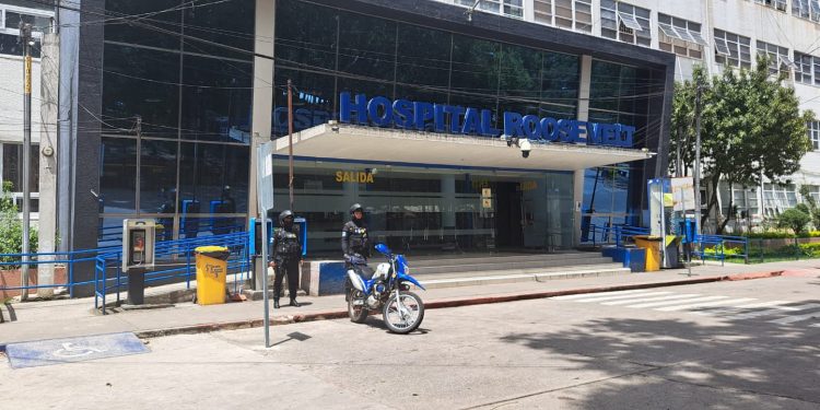 Redoblan seguridad en el Hospital Roosevelt. /Foto: Mingob.