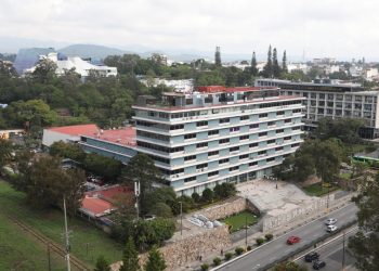 Las autoridades del Instituto Guatemalteco de Seguridad Social garantizan las prestaciones de sus afiliados por riesgos de invalidez, vejez y sobrevivencia. / Foto: IGSS.