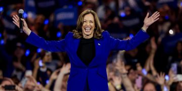 La vicepresidenta de EE. UU., Kamala Harris, aceptará esta noche la nominación como candidata demócrata a la Casa Blanca.