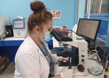 El nuevo laboratorio clínico del Hospital Nacional de Jalapa cuenta con equipo moderno y personal capacitado para brindar un servicio de calidad.