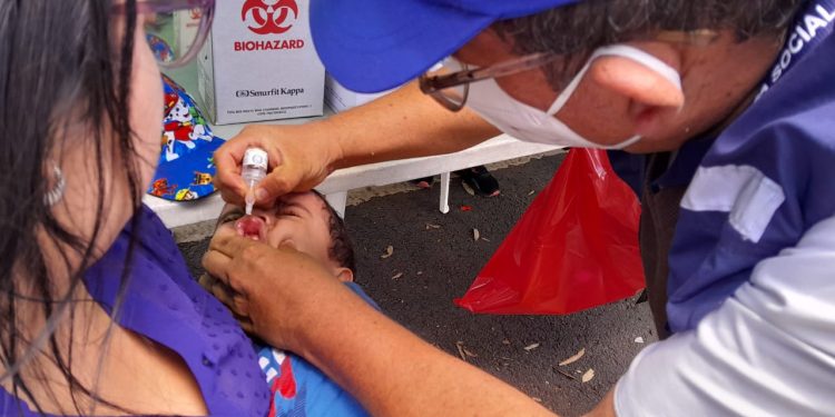 Vacunación de niños para prevención de polio y otras enfermedades. / Foto: MSPAS.