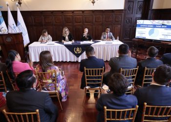 Ministerio de Economía firma convenio con Inacop para promover Programa de Capacitaciones del Registro de Garantías Mobiliarias. / Foto: Noé Pérez.
