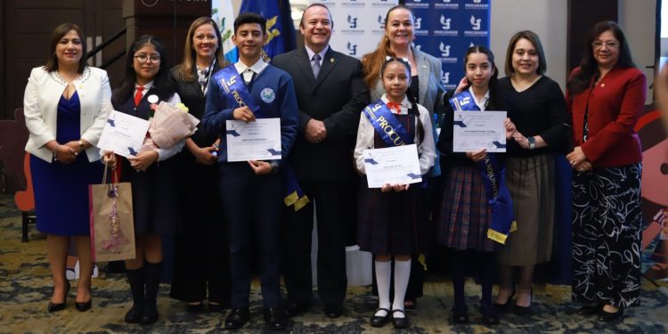 Eligen a niño procurador o niña procuradora de los derechos humanos por un día