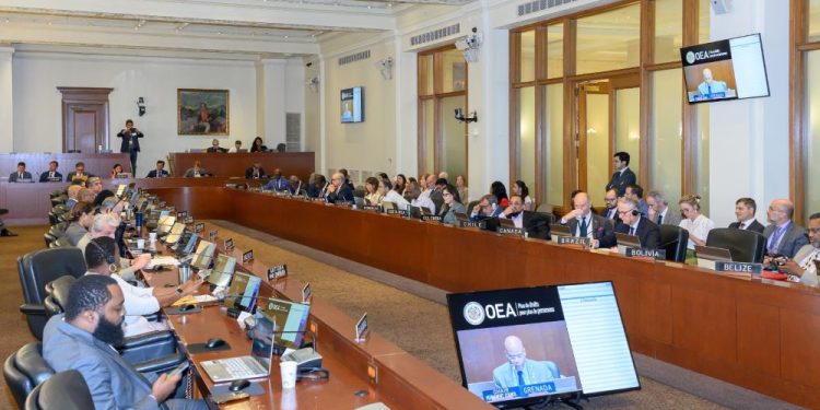 La OEA aprueba resolución que pide la publicación de las actas de votación en Venezuela.