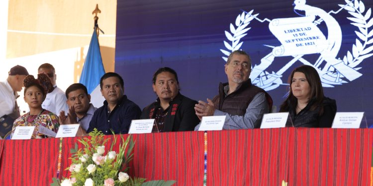 Autoridades Indígenas Ancestrales del municipio de Sacapulas, Quiché presentan demandas al presidente Bernardo Arévalo.