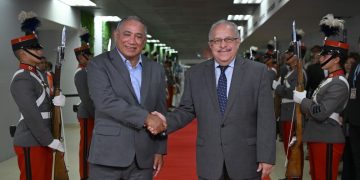 Primer Ministro de Belice llega a su visita oficial en Guatemala