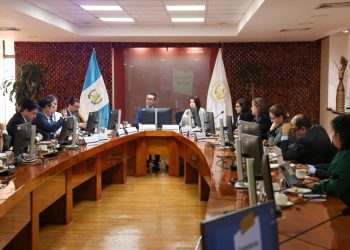Primera reunión del Comité Nacional de Modernización del Organismo Ejecutivo. / Foto: Minfin.
