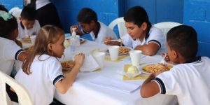 Ministerio de Educación explica en qué programas serán invertidos los fondos aprobados en el reajuste presupuestario. / Foto: AGN.