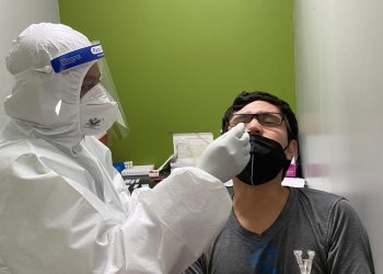 Salud ofrece distintos puestos para hisopados en prevención del COVID-19. /Foto: IGSS.